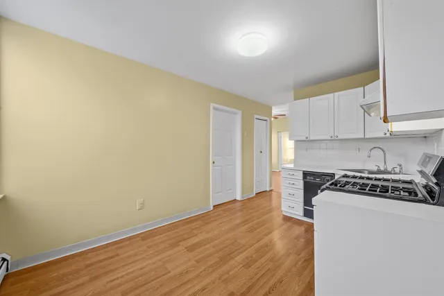 $1,900 | 143 West 3rd Street, Unit 2, Bayonne, NJ 07002