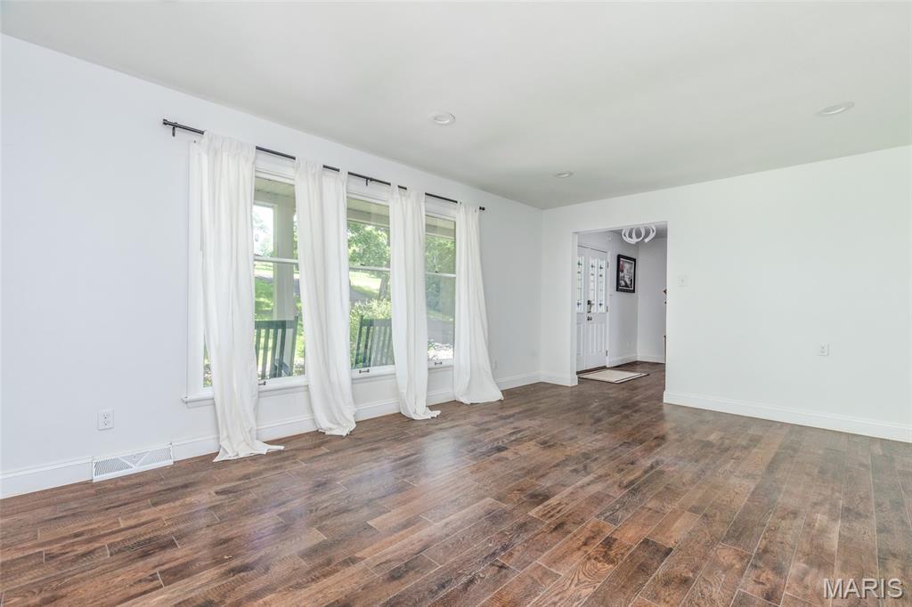 12204 Robyn Road St. Louis, MO 63127 - Photo 7 of 48 Gallery Image 7