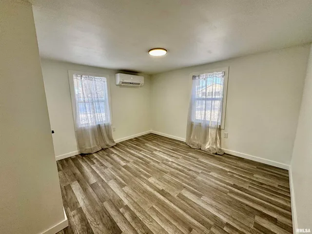 $145,000 | 106 East Beeson Street, Joy, IL 61260