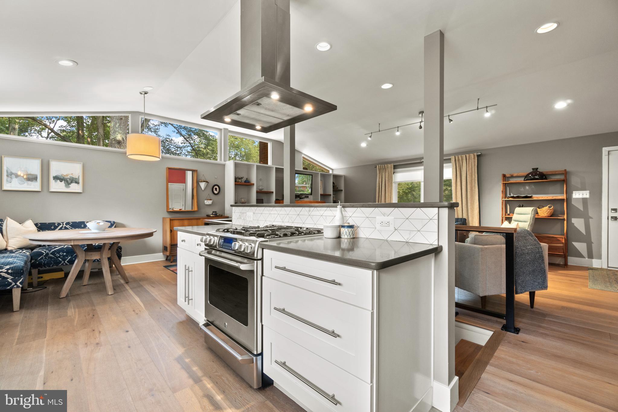 3332 Ellis Court Falls Church, VA 22042 - Photo 8 of 37 Beautiful hardwoods all throughout