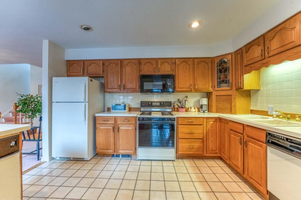 467 Longfellow Drive, Unit 67 Bethlehem, NH 03574 - Photo 8 of 40