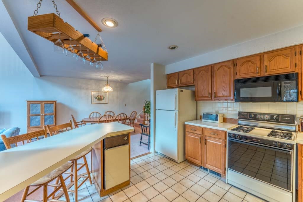 467 Longfellow Drive, Unit 67 Bethlehem, NH 03574 - Photo 9 of 40