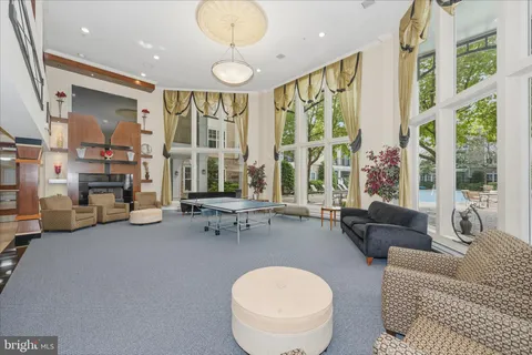 $340,000 | 501 Hungerford Drive, Unit 139, Rockville, MD 20850