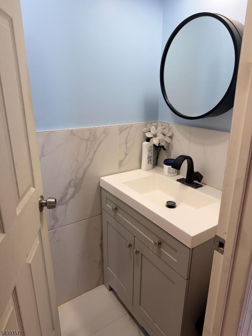 1016 Washington Valley Road Bridgewater, NJ 07920 - Photo 4 of 13