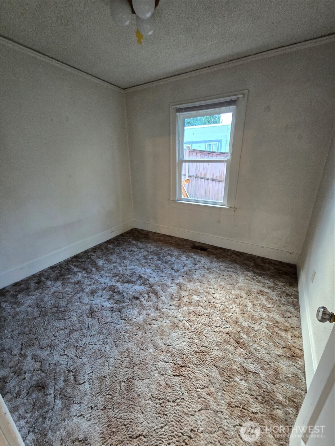 500 Gladstone Street Bellingham, WA 98225 - Photo 13 of 16 a view of room with window