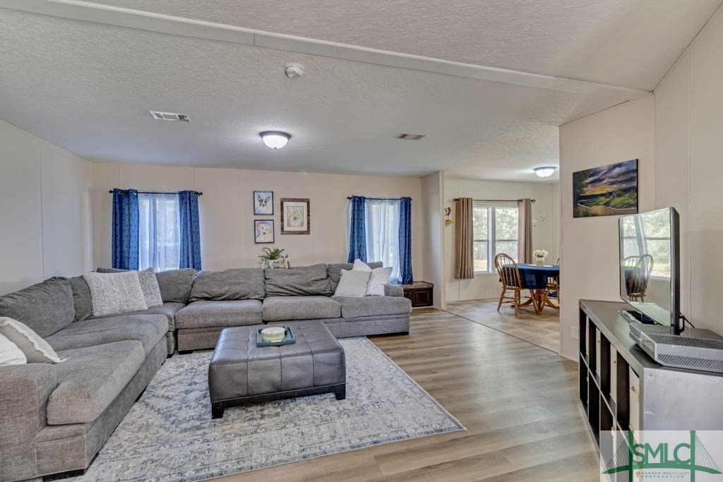79 Smiley Loop Road Riceboro, GA 31323 - Photo 4 of 32 Gallery Image 4