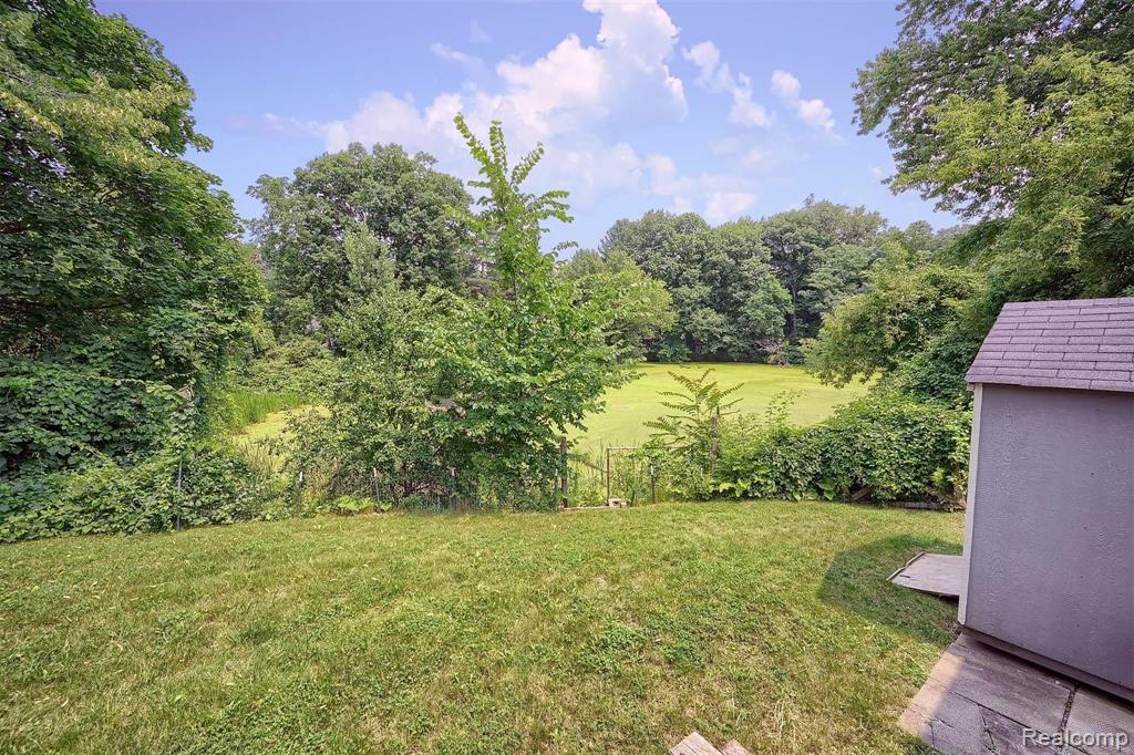 1712 Rochester Road Leonard, MI 48367 - Photo 29 of 29