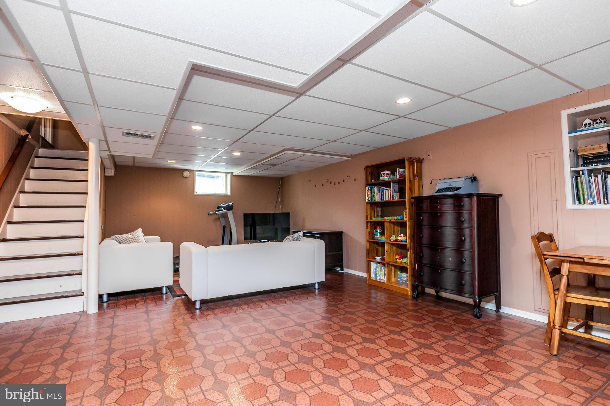8809 Spring Road Baltimore, MD 21234 - Photo 15 of 25 Club Room