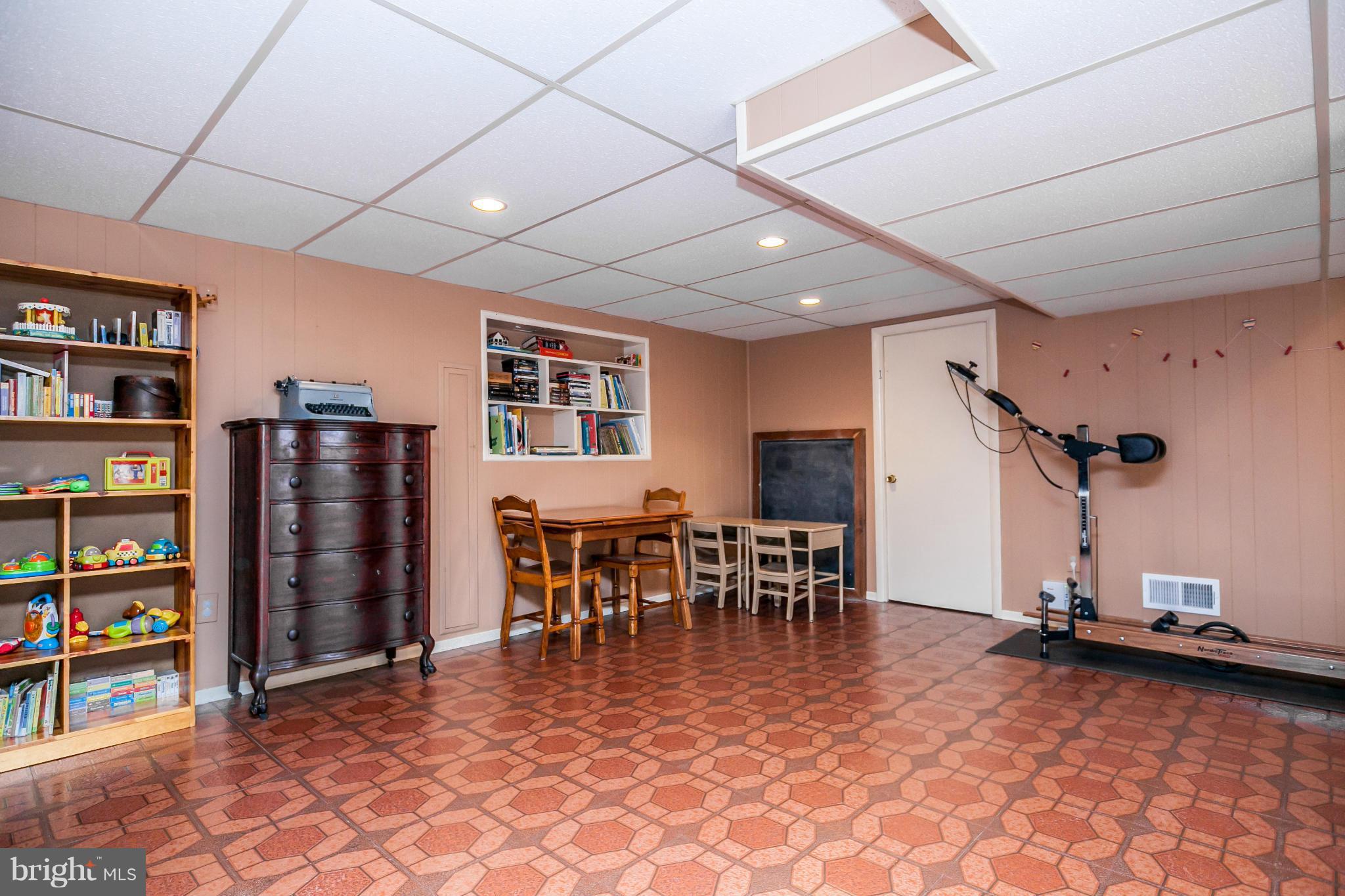 8809 Spring Road Baltimore, MD 21234 - Photo 17 of 25 Club Room