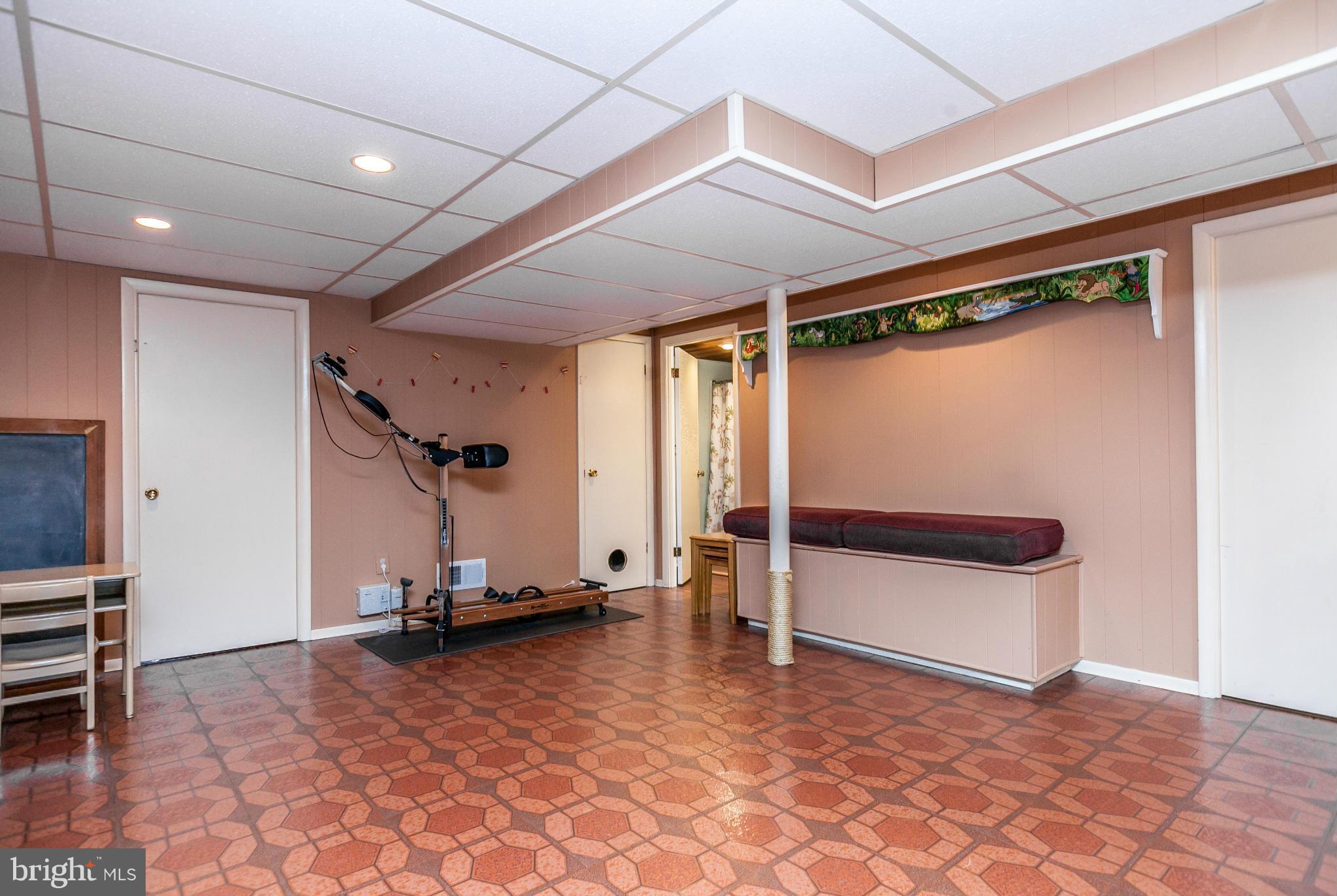 8809 Spring Road Baltimore, MD 21234 - Photo 18 of 25 Club Room