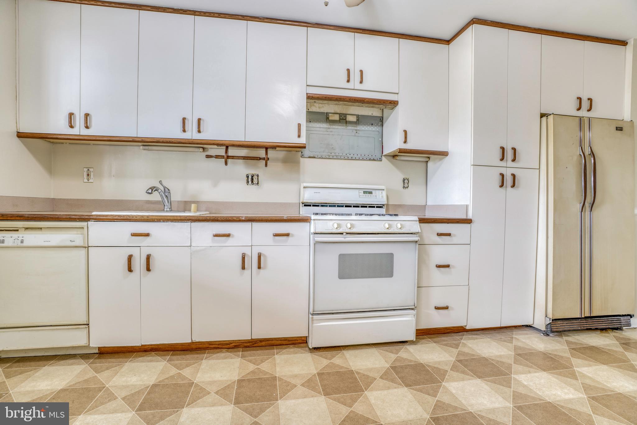 2107 Pitney Road Baltimore, MD 21234 - Photo 7 of 21 Gallery Image 7