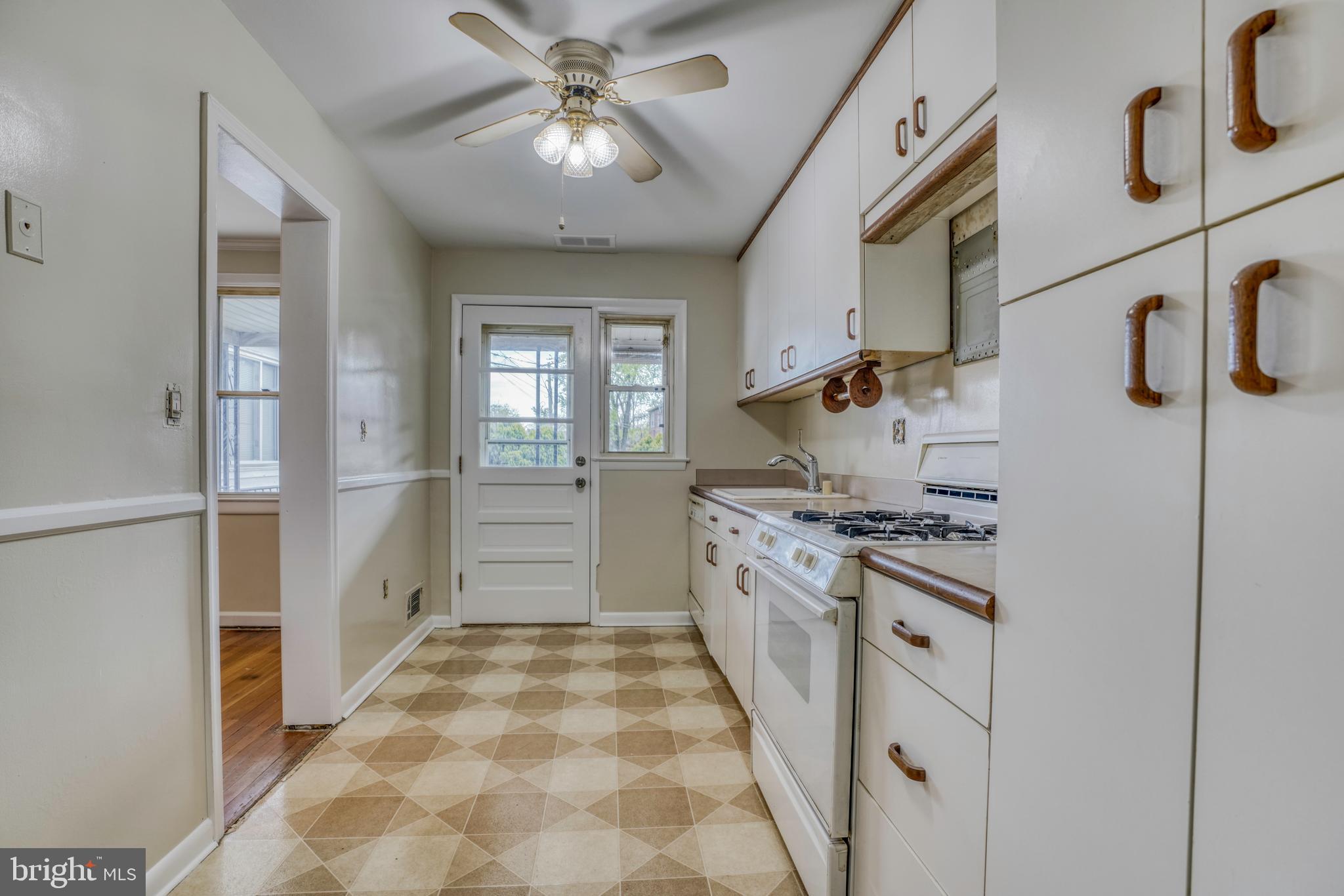2107 Pitney Road Baltimore, MD 21234 - Photo 9 of 21 Gallery Image 9