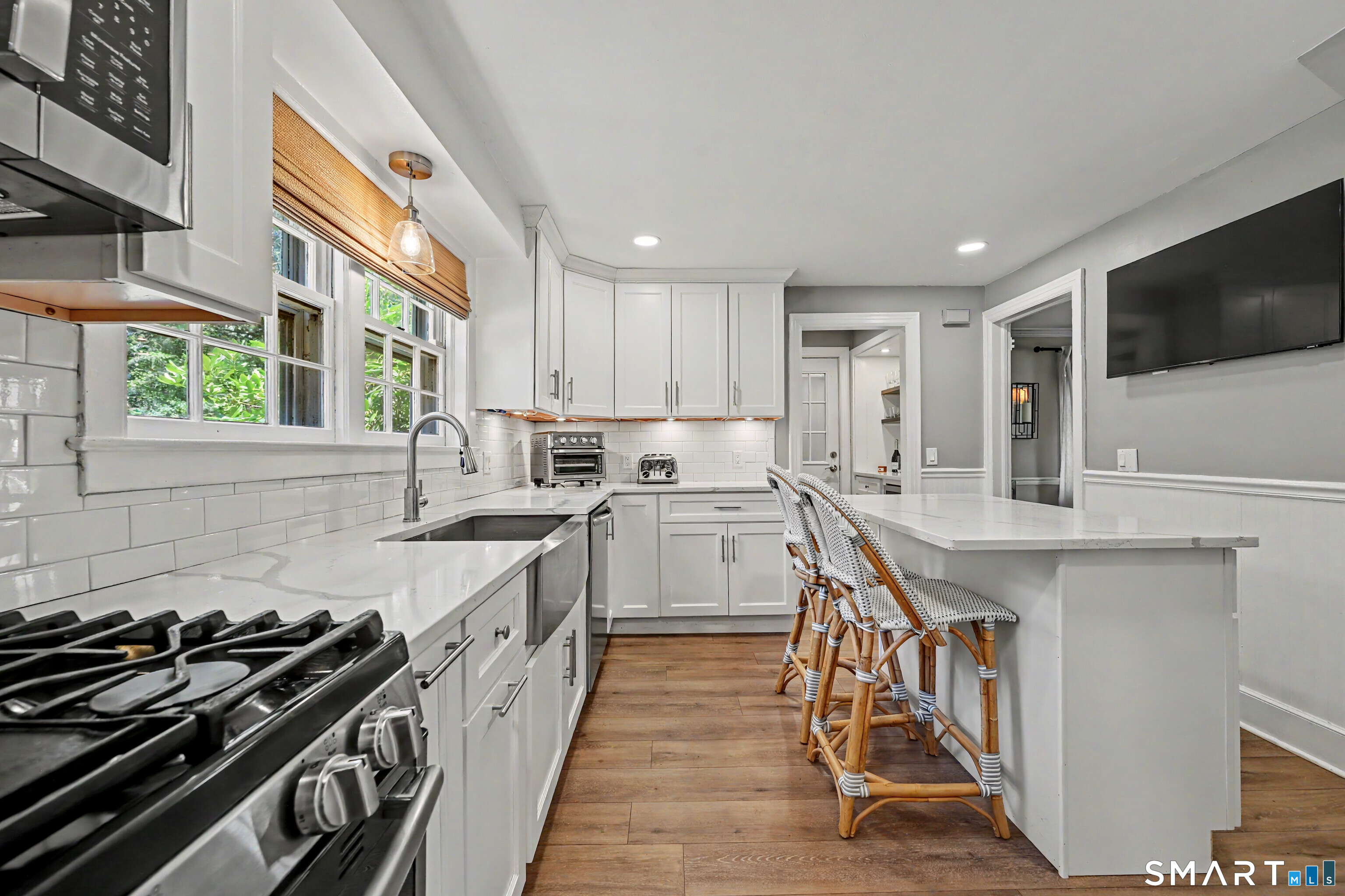 31 Smedley Road Fairfield, CT 06824 - Photo 15 of 39