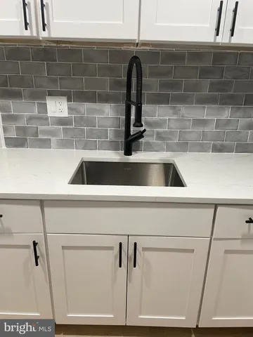 $1,900 | 8917 Old Courthouse Road, Vienna, VA 22182