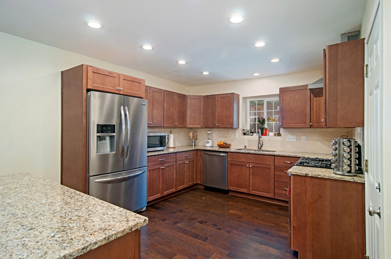722 Hackberry Place Fallbrook, CA 92028 - Photo 2 of 24
