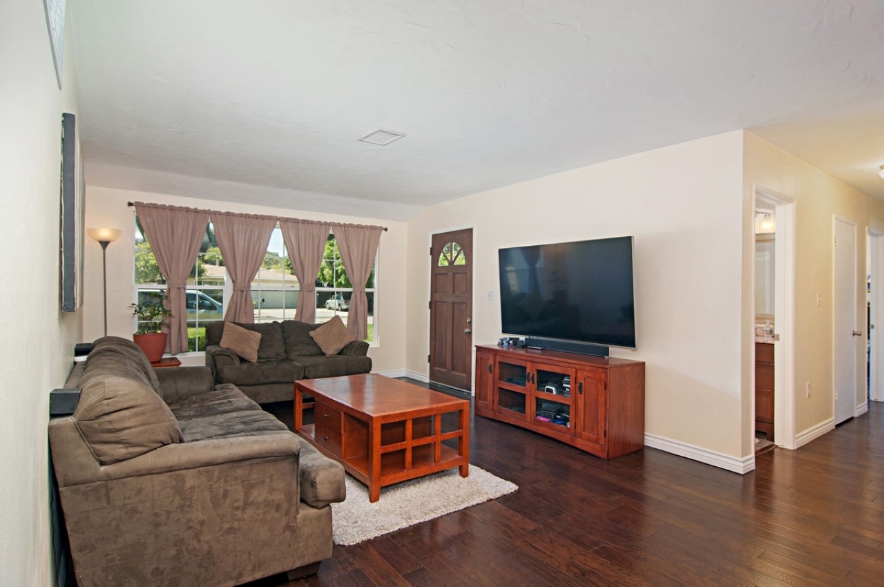 722 Hackberry Place Fallbrook, CA 92028 - Photo 5 of 24