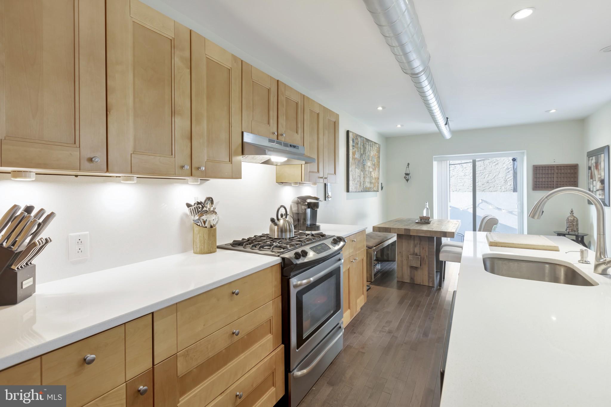 1737 Tasker Street Philadelphia, PA 19145 - Photo 10 of 41 Gallery Image 10