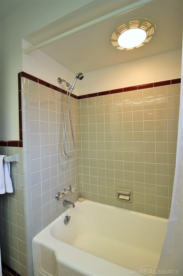735 Harcourt Road, Unit 737 Grosse Pointe Park, MI 48230 - Photo 35 of 55