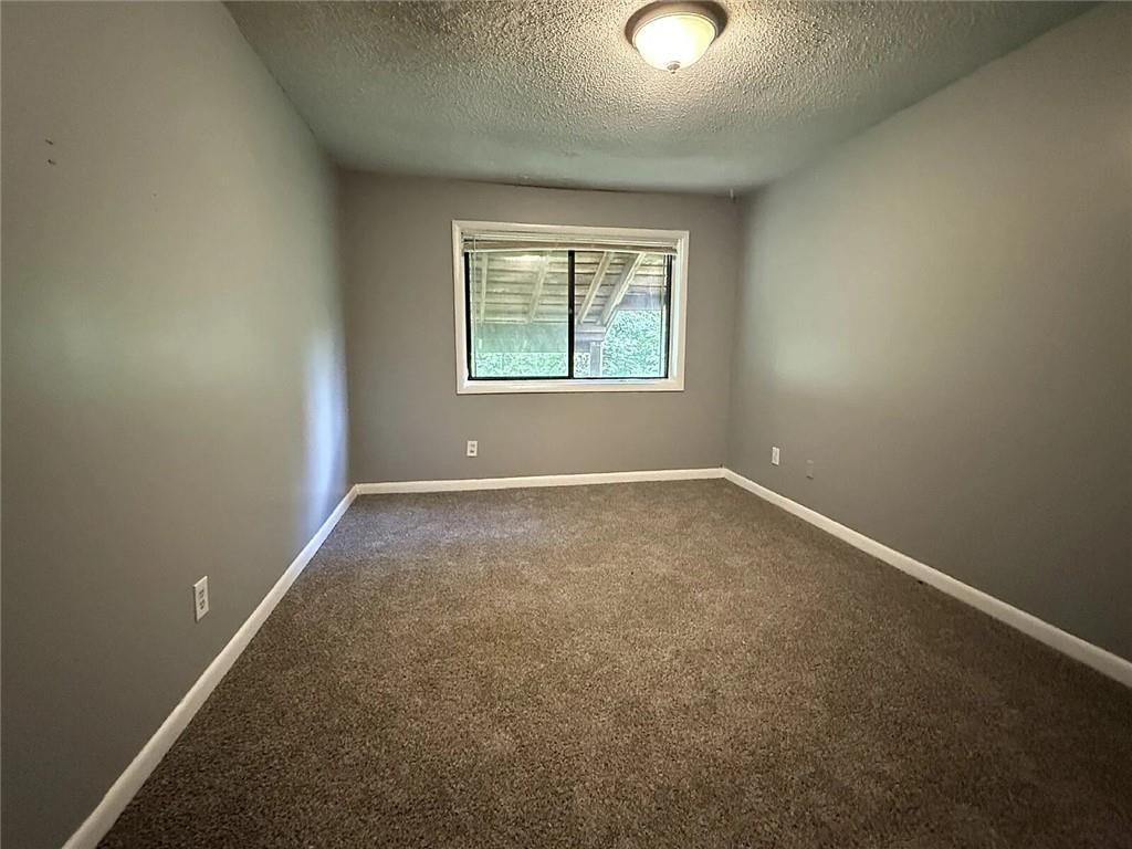 20 Quail Run Decatur, GA 30035 - Photo 14 of 15 an empty room with a window