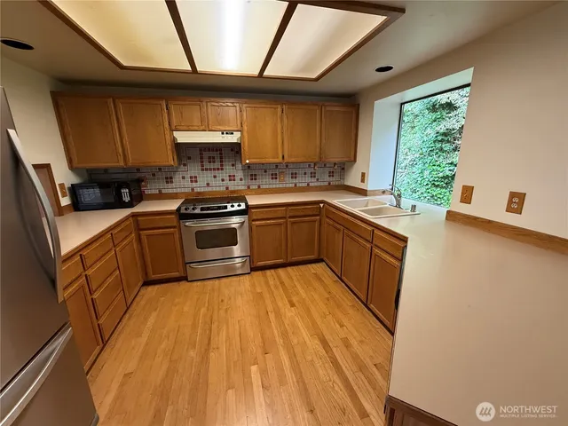 $3,500 | 10115 63rd Place West, Mukilteo, WA 98275