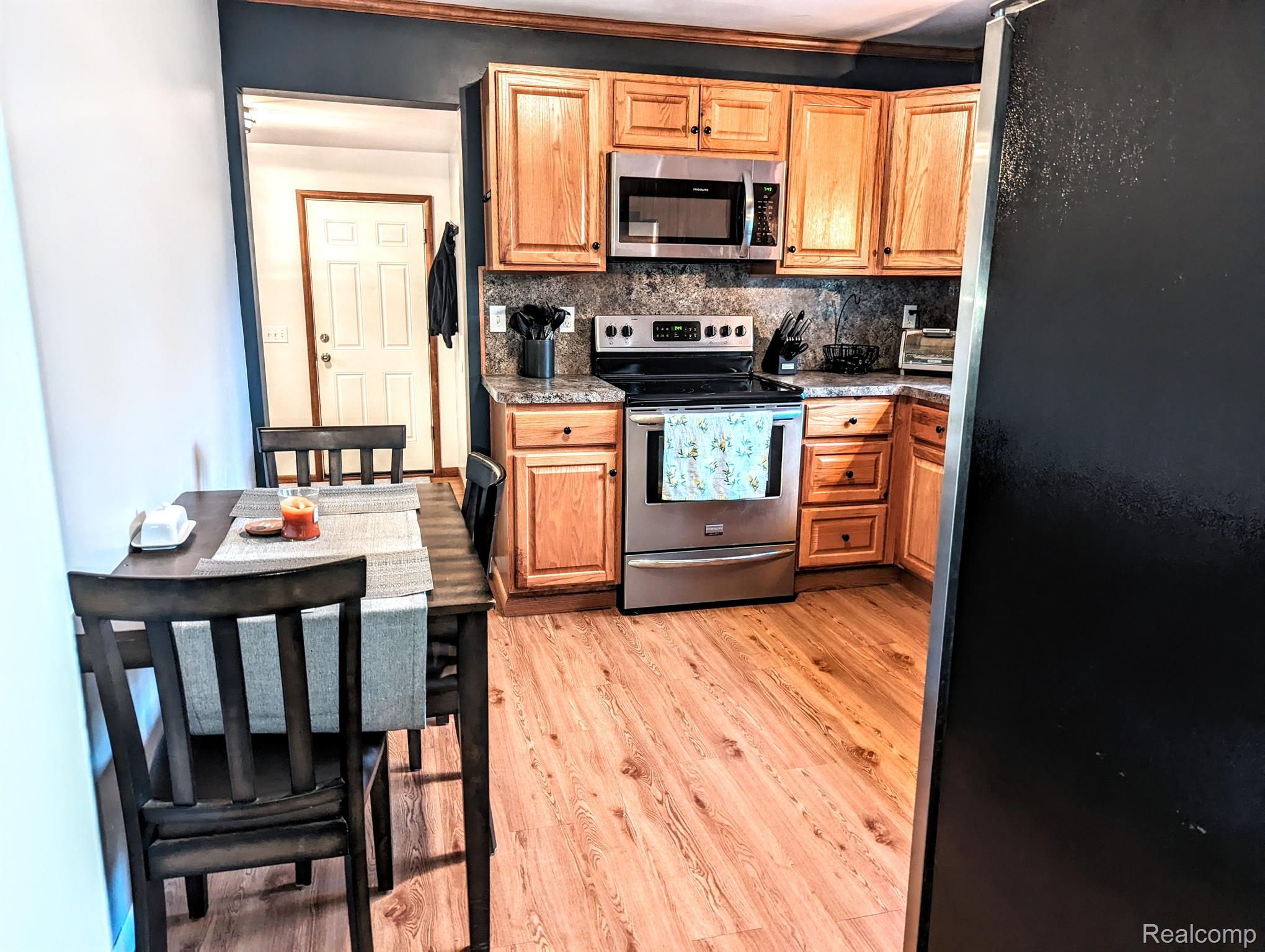 4651 Fort Road Bridgeport, MI 48722 - Photo 9 of 26 Gallery Image 9
