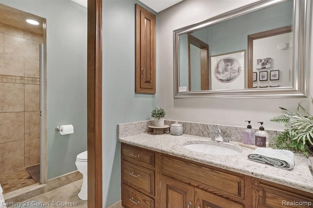866 Green View Court, Unit 6 Rochester Hills, MI 48307 - Photo 43 of 64