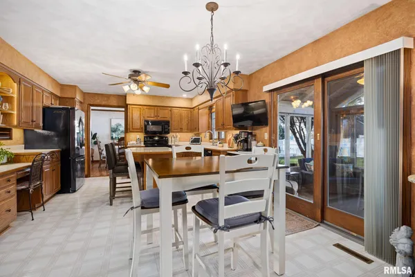 $455,000 | 121 Woodcrest Avenue, Morton, IL 61550