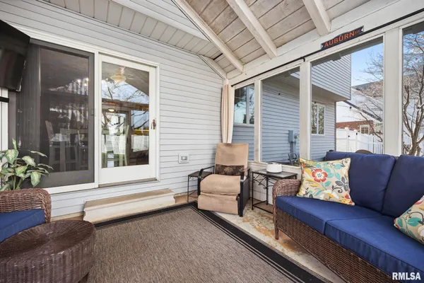 $455,000 | 121 Woodcrest Avenue, Morton, IL 61550