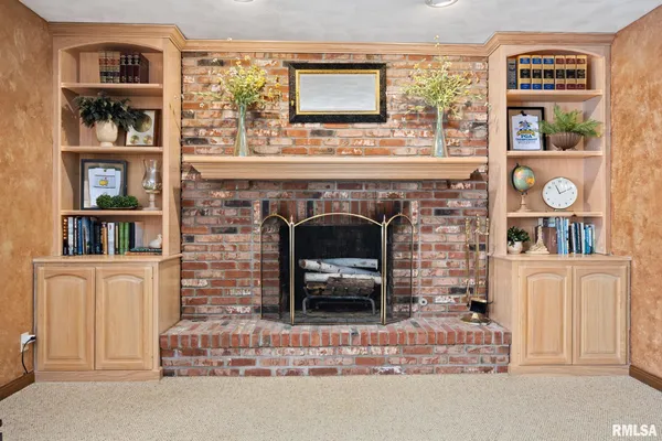 $455,000 | 121 Woodcrest Avenue, Morton, IL 61550