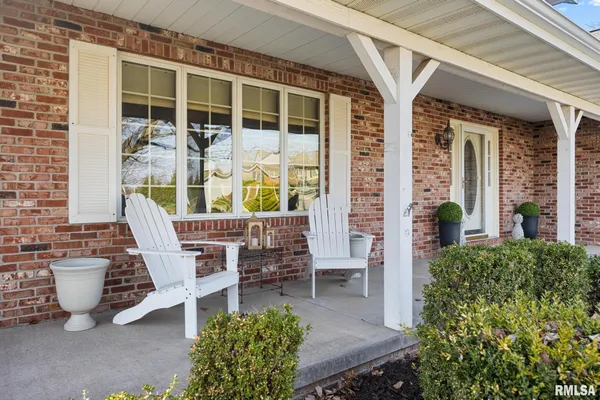 $455,000 | 121 Woodcrest Avenue, Morton, IL 61550