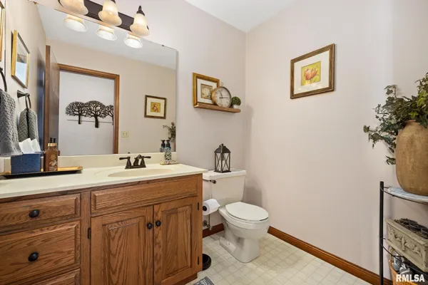 $455,000 | 121 Woodcrest Avenue, Morton, IL 61550