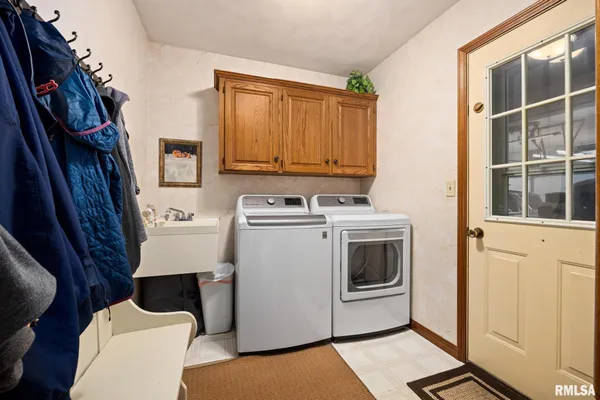 $455,000 | 121 Woodcrest Avenue, Morton, IL 61550