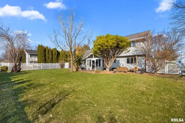 $455,000 | 121 Woodcrest Avenue, Morton, IL 61550