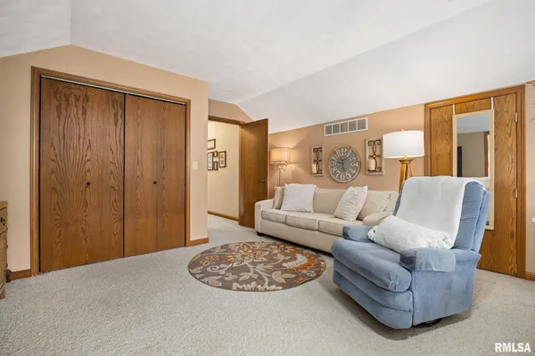 $455,000 | 121 Woodcrest Avenue, Morton, IL 61550