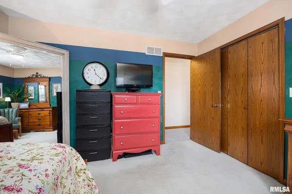 $455,000 | 121 Woodcrest Avenue, Morton, IL 61550