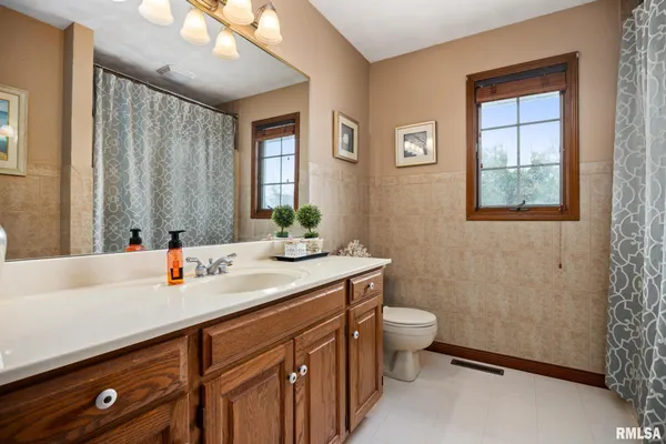 $455,000 | 121 Woodcrest Avenue, Morton, IL 61550
