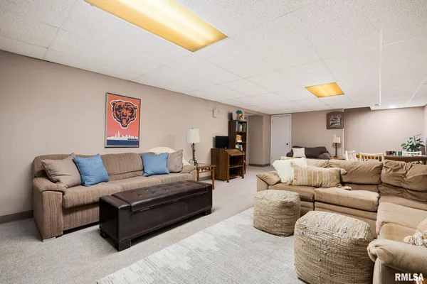 $455,000 | 121 Woodcrest Avenue, Morton, IL 61550