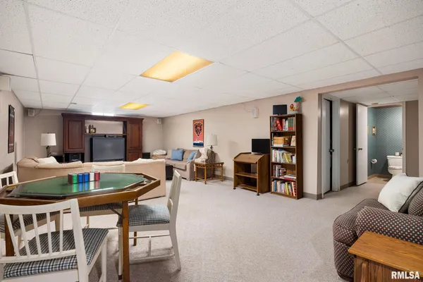 $455,000 | 121 Woodcrest Avenue, Morton, IL 61550