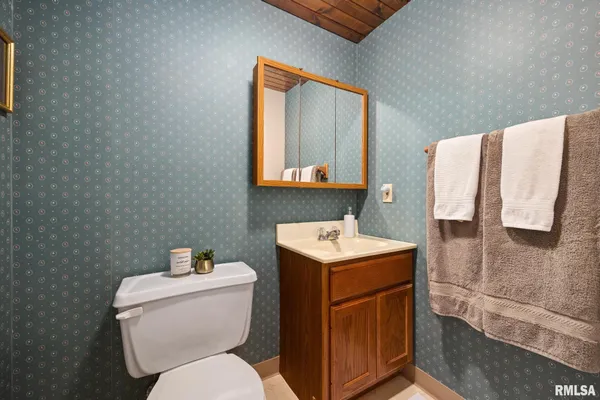 $455,000 | 121 Woodcrest Avenue, Morton, IL 61550