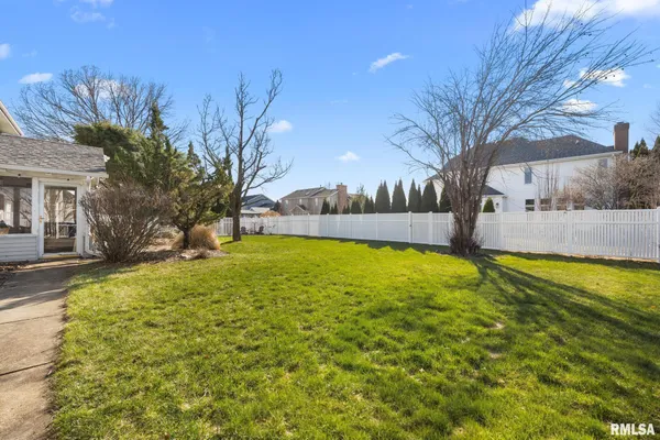 $455,000 | 121 Woodcrest Avenue, Morton, IL 61550