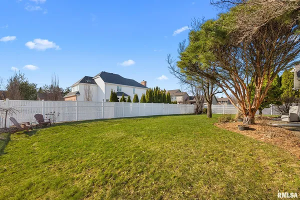 $455,000 | 121 Woodcrest Avenue, Morton, IL 61550