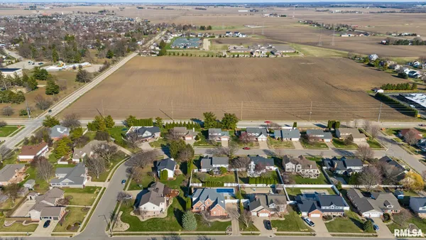 $455,000 | 121 Woodcrest Avenue, Morton, IL 61550