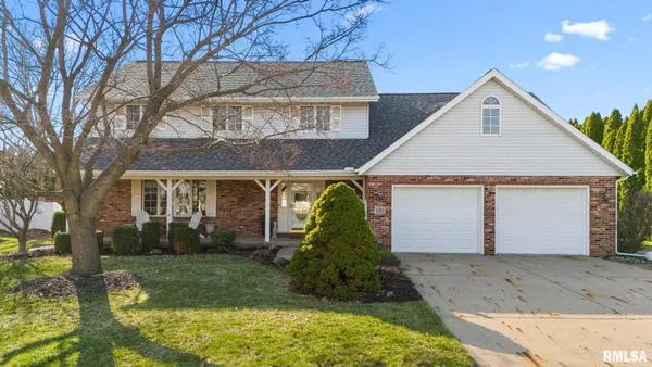 $455,000 | 121 Woodcrest Avenue, Morton, IL 61550