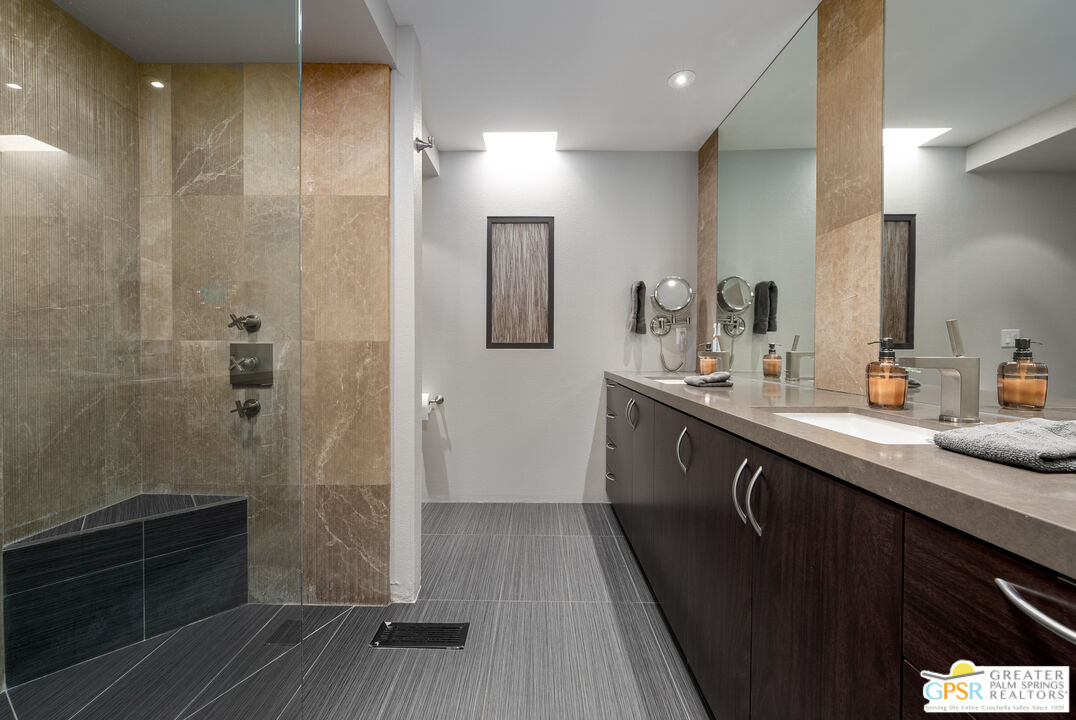 130 West Racquet Club Road, Unit 401 Palm Springs, CA 92262 - Photo 17 of 27 Gallery Image 17