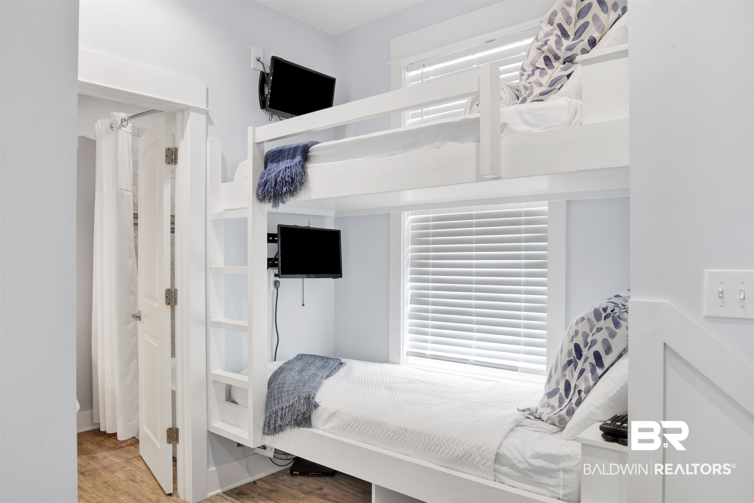 1932 West Beach Boulevard, Unit R Gulf Shores, AL 36542 - Photo 9 of 29 Bunks