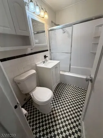 $1,950 | 26 High Street, Unit F, Fair Lawn, NJ 07410