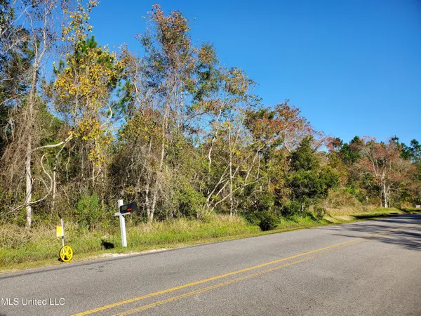 $24,000 | 3098 Washington Street, Bay St. Louis, MS 39520