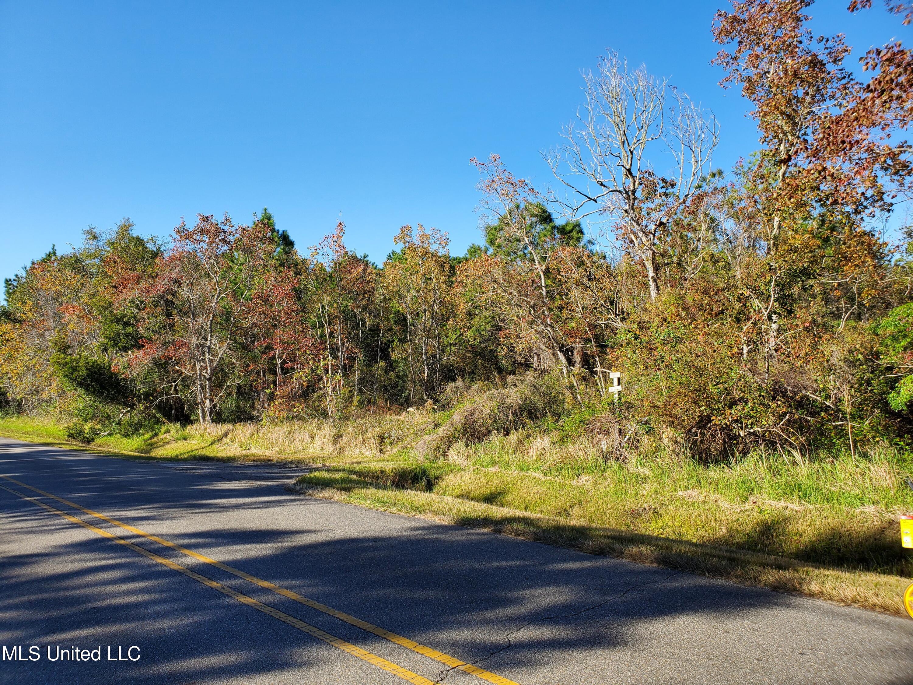 3098 Washington Street Bay St. Louis, MS 39520 - Photo 5 of 9 5