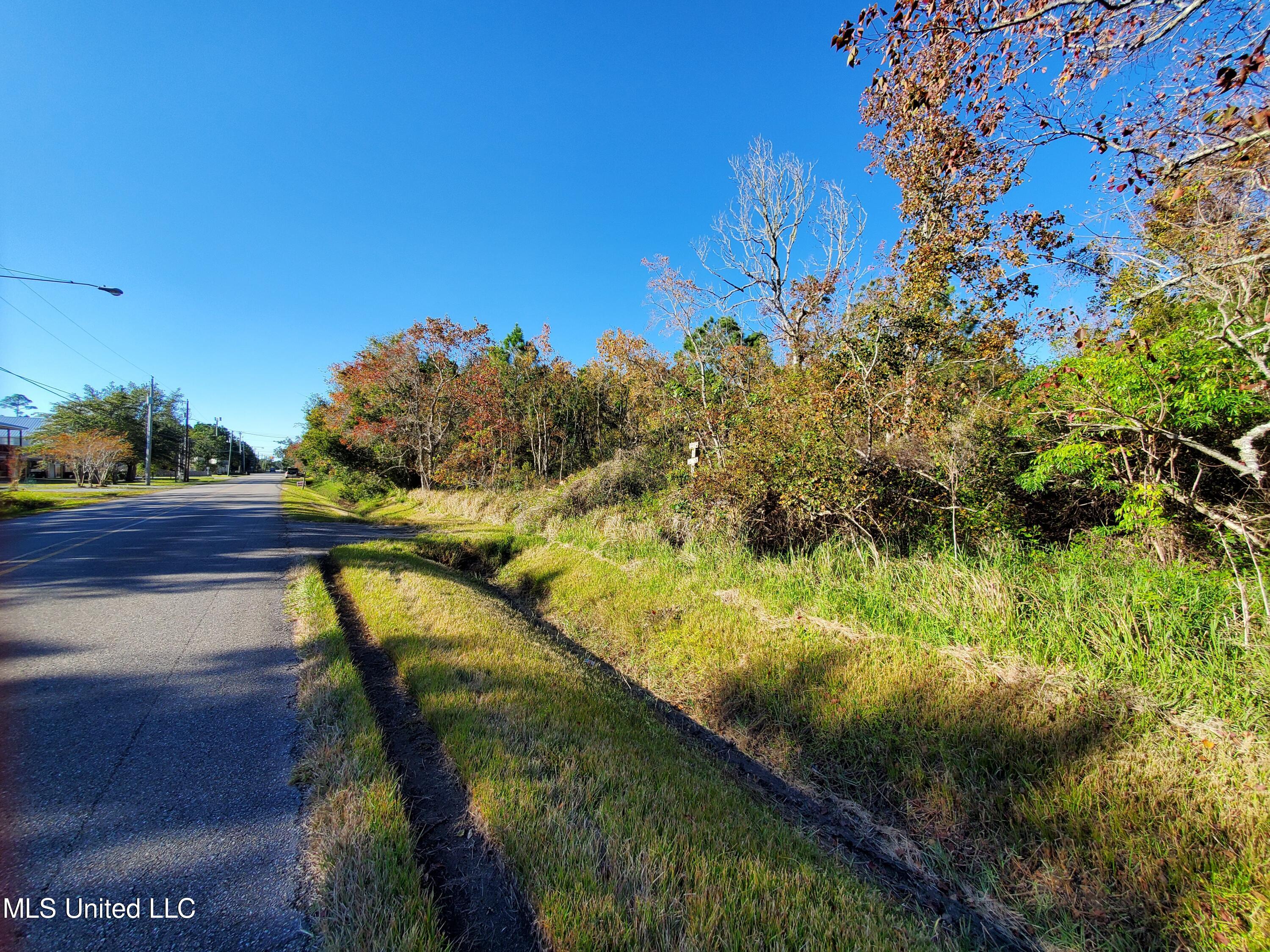 3098 Washington Street Bay St. Louis, MS 39520 - Photo 8 of 9 7