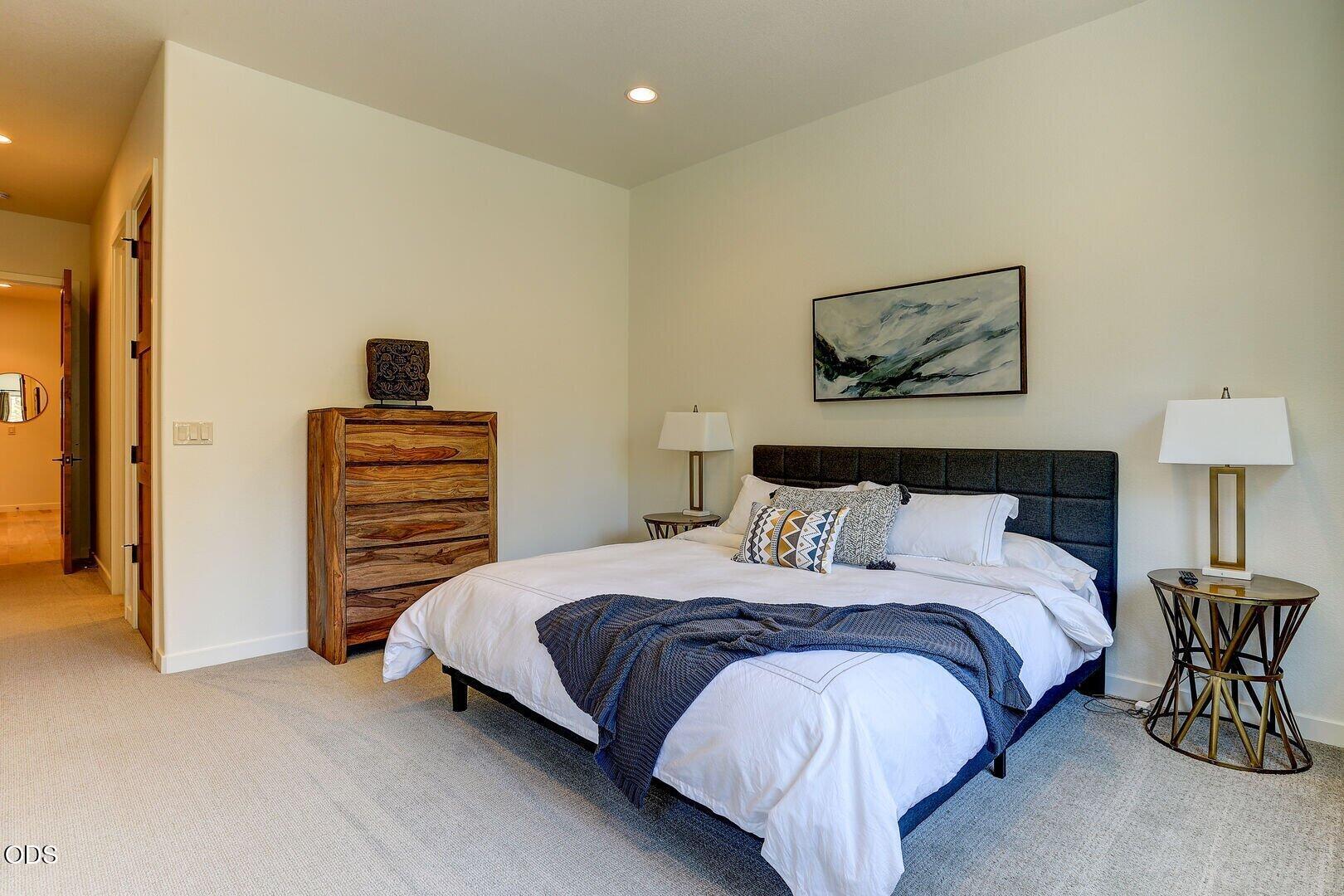 60457 Kangaroo Loop Bend, OR 97702 - Photo 5 of 15